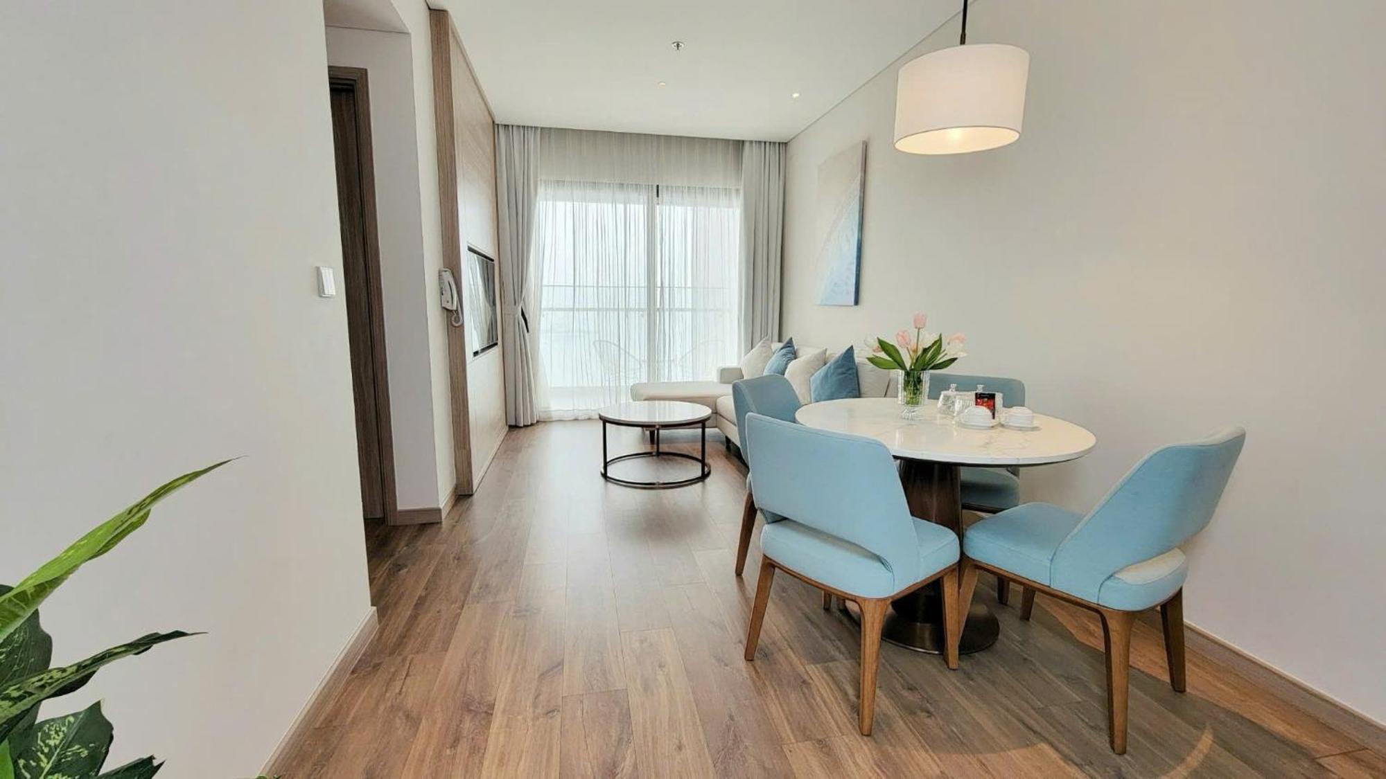 A La Carte Ha Long Apartment By The Beach Exterior photo