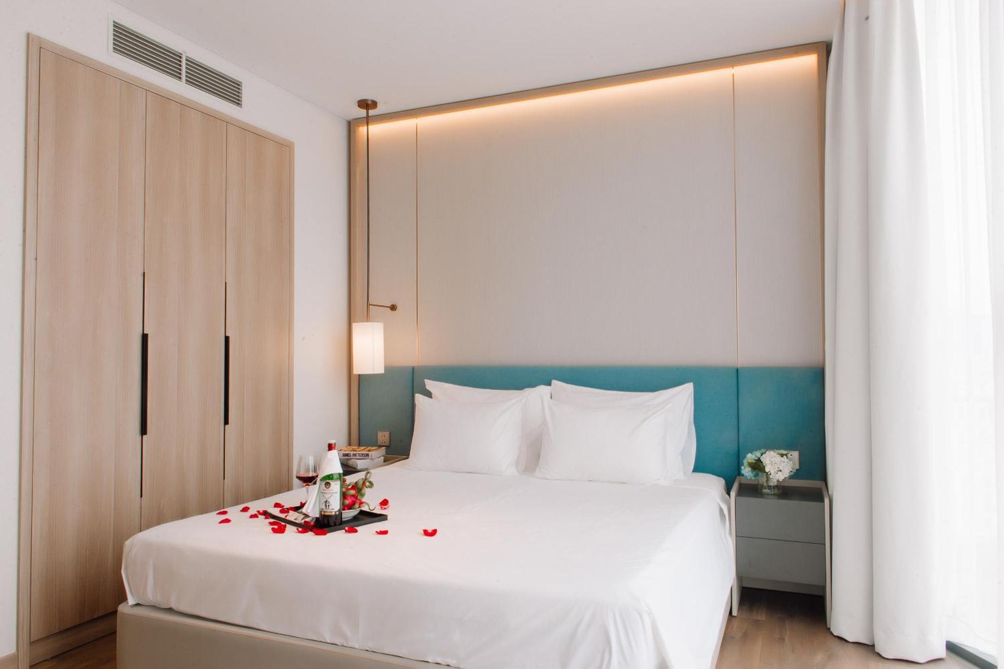 A La Carte Ha Long Apartment By The Beach Exterior photo
