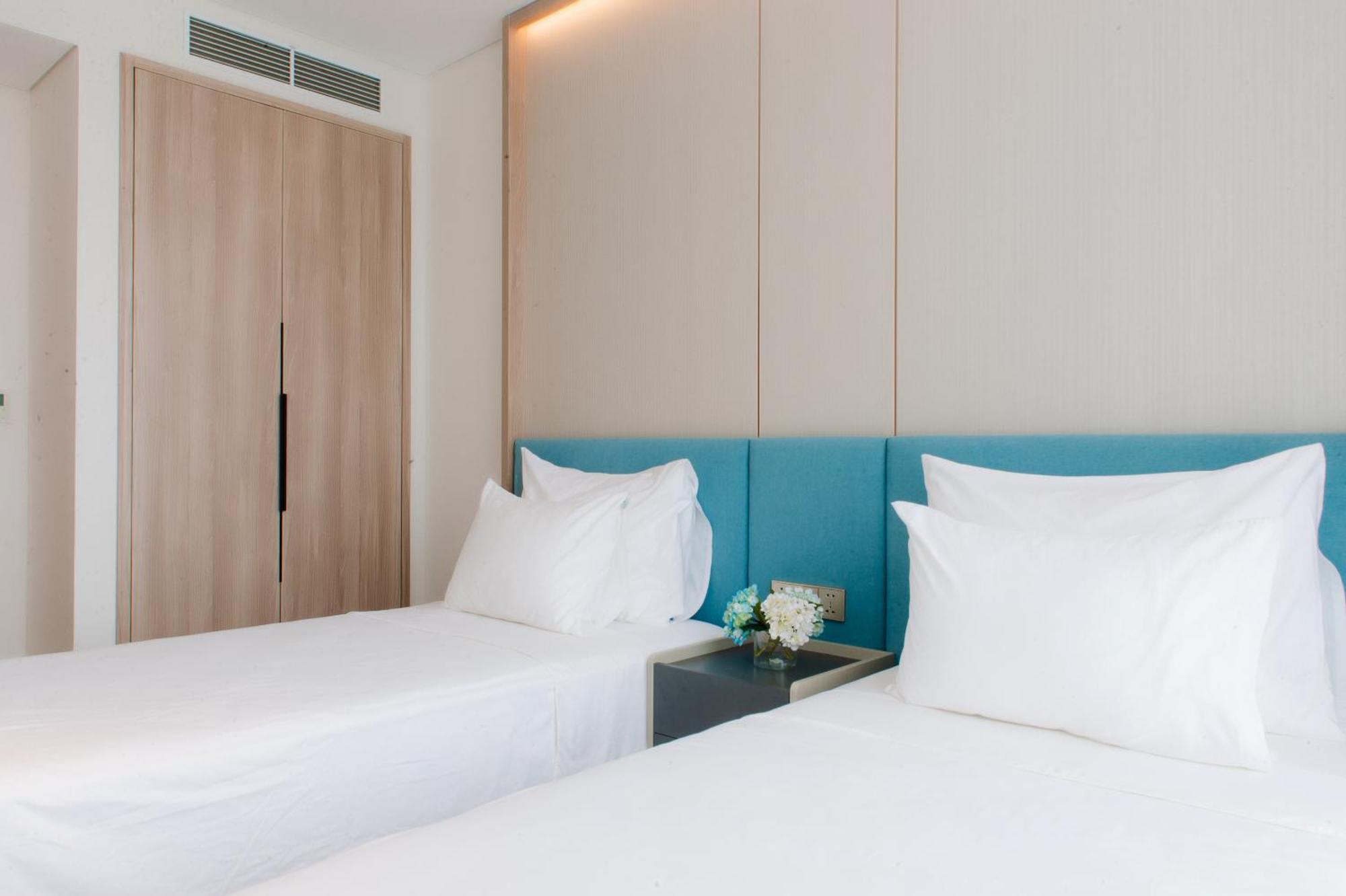 A La Carte Ha Long Apartment By The Beach Exterior photo